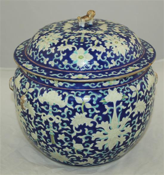 A Chinese blue ground kamcheng and cover, Tongzhi mark, late 19th century, 21.5cm, cover repaired